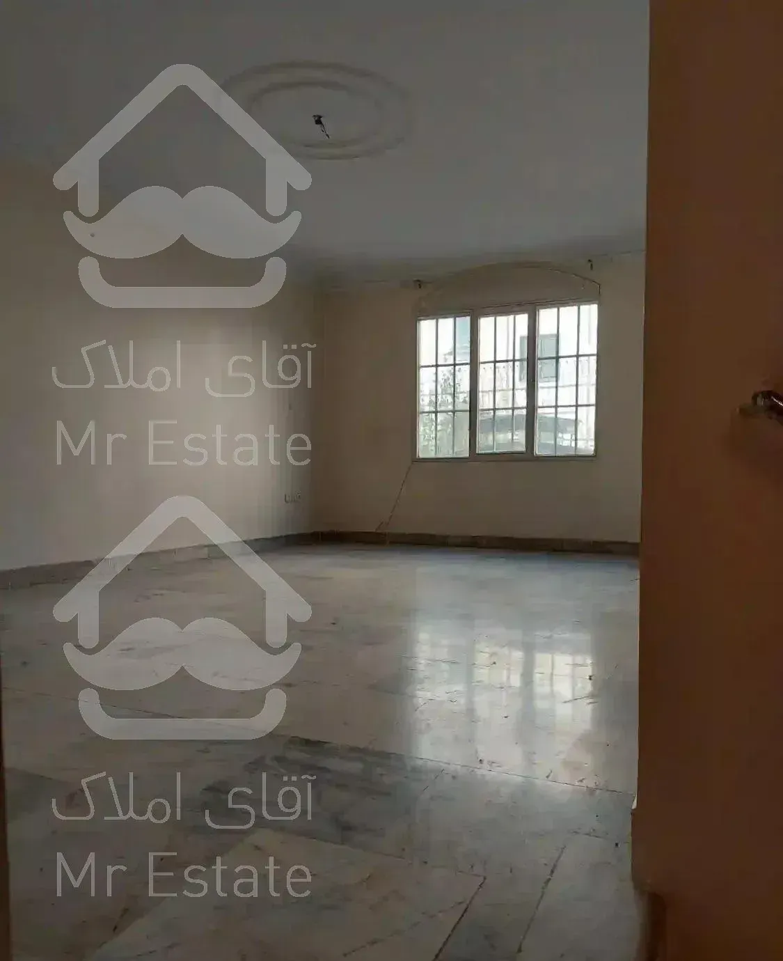 ۶۰ متری  ، تهران شرق ، ۱۵ متر حیاط خلوت مسقف