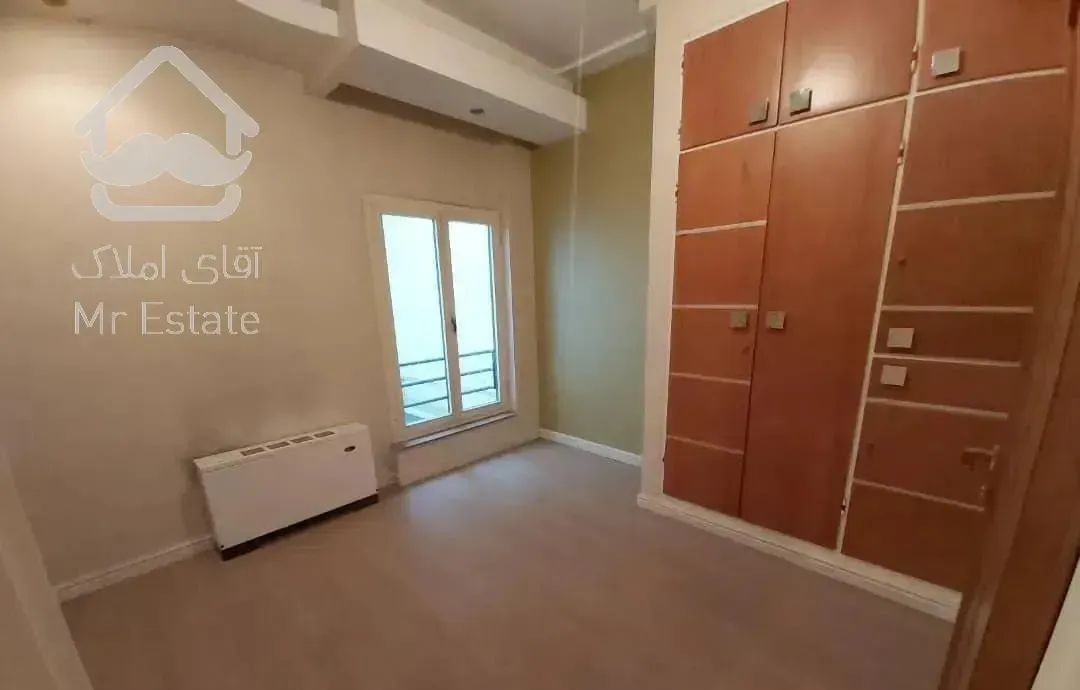 ونک ۱۴۵ متر/ استخردار/۱۰ ساله کلید نخورده