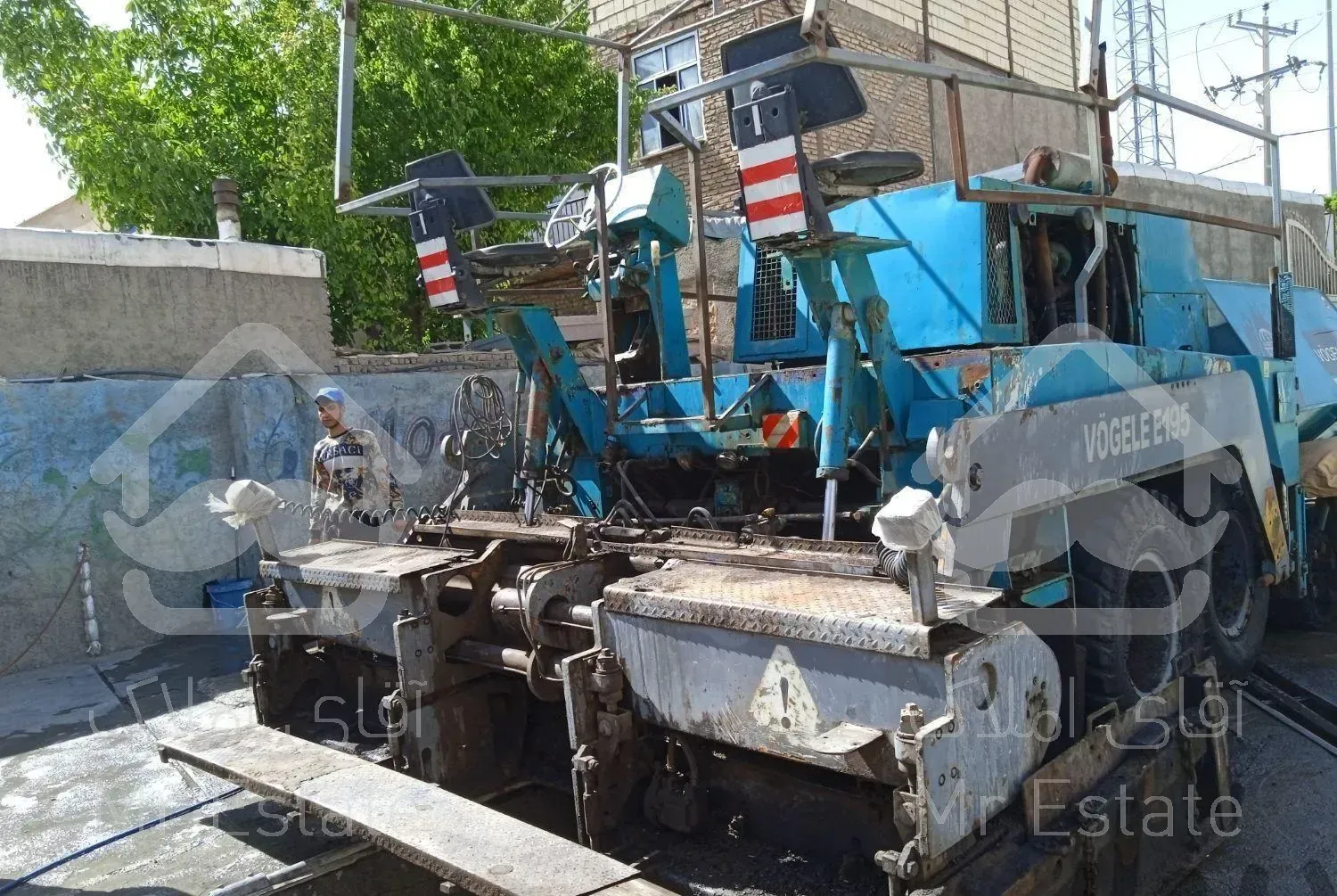 خدمات آسفالت کاری&nbsp;با تجهیزات به روز