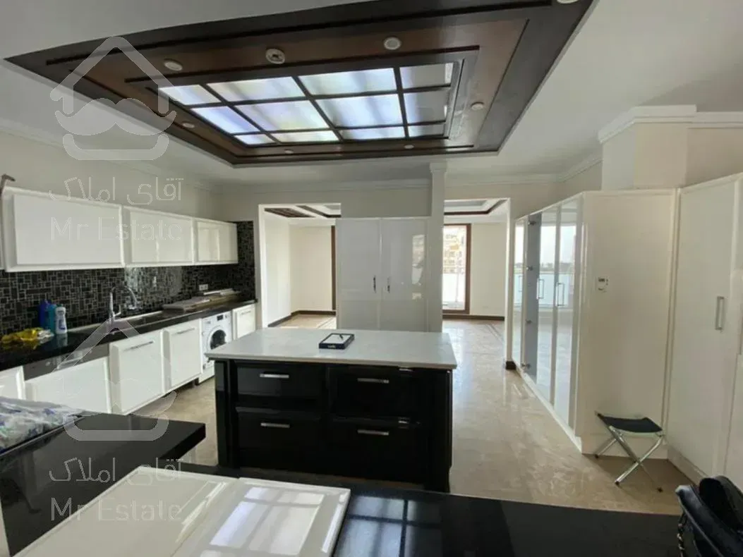 آپارتمان ۲۷۰متر نیاوران ۳خواب نوساز تراس بزرگ ویو ابدی نورگیر