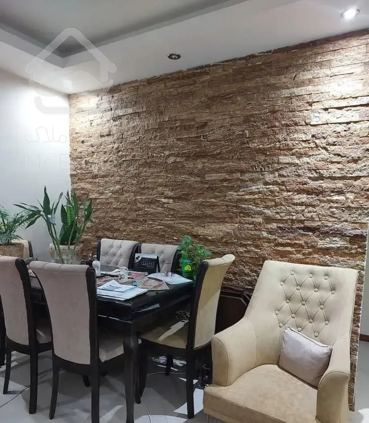 ۸۳ متری  در کوچه دنج و آرام