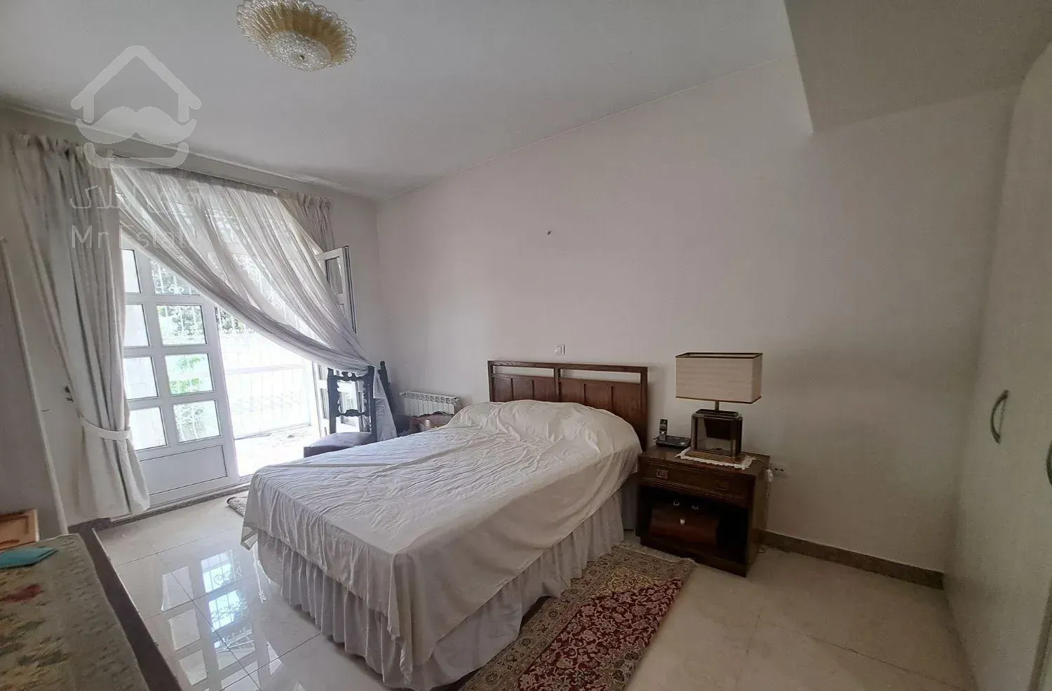 جردن گل گشت/ ۲۲۰متر /۳۰متر تراس/عمارتی شکل