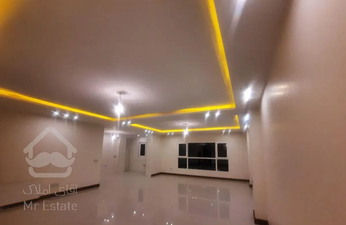 آپارتمان نوساز.یکجا.در 4طبقه 145متر.