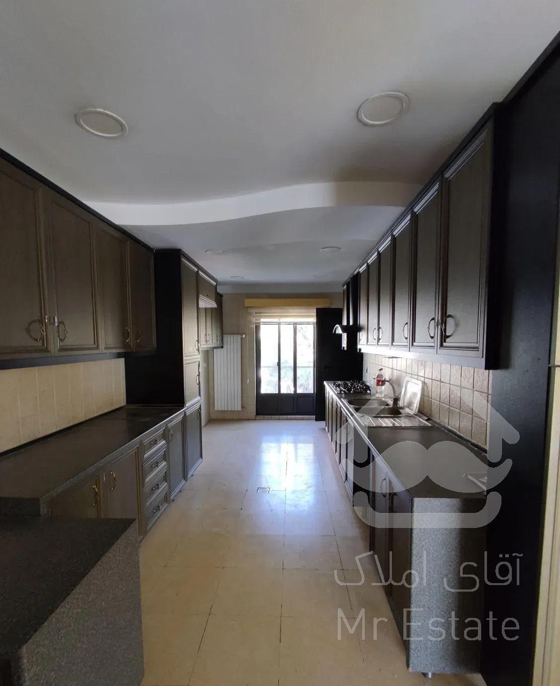 ۲۱۰ متر سه خواب با تراس ۳۵ متری