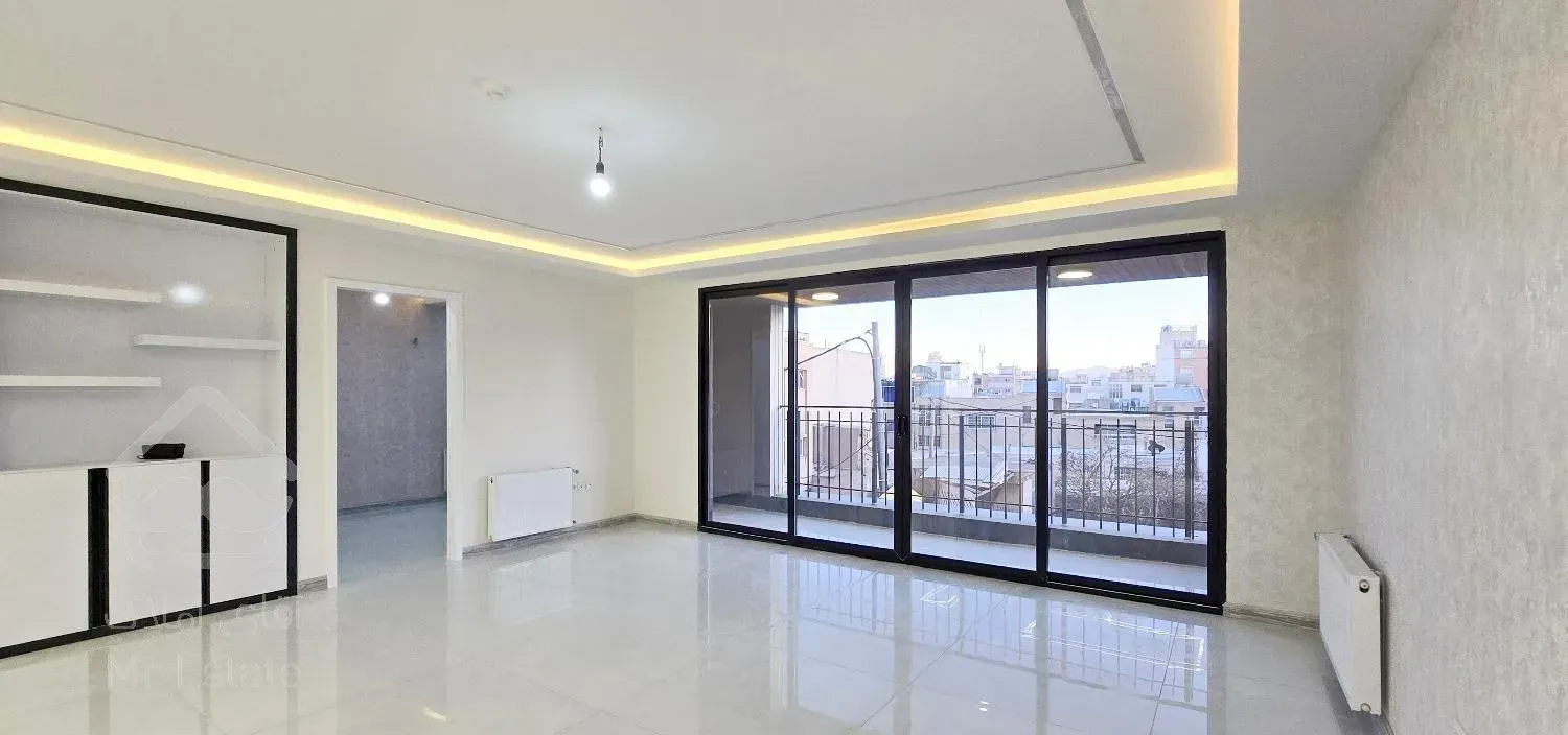 آپارتمان نوساز ۲ طرف نور ۱۳۳ متر خیابان باهنر