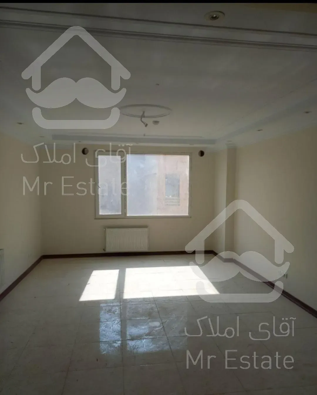 ۶۰متر/سالن پرده جنوبی/بسیار خوش نقشه/کم واحد