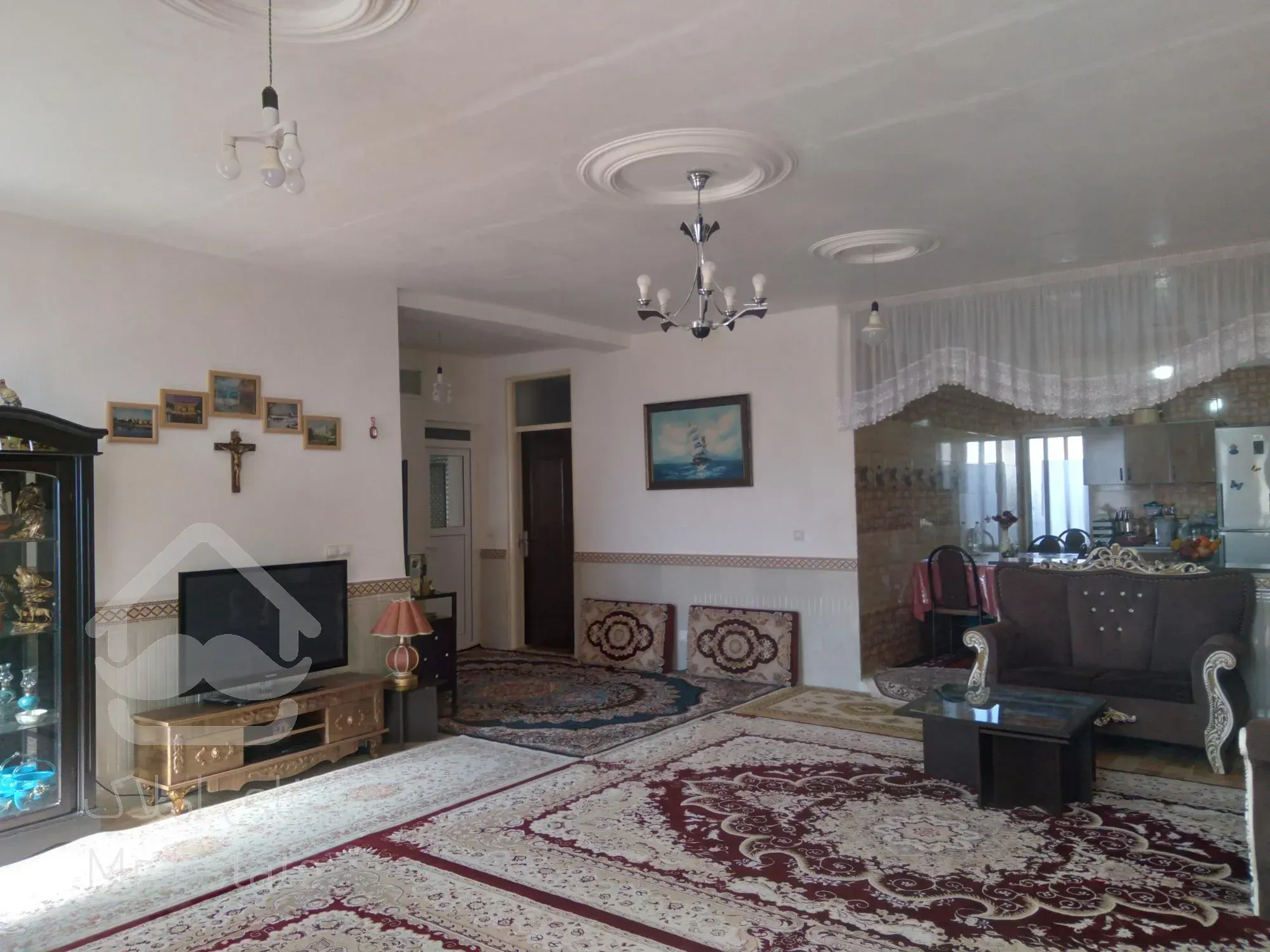 خانه نوساز ۲۲۵متری