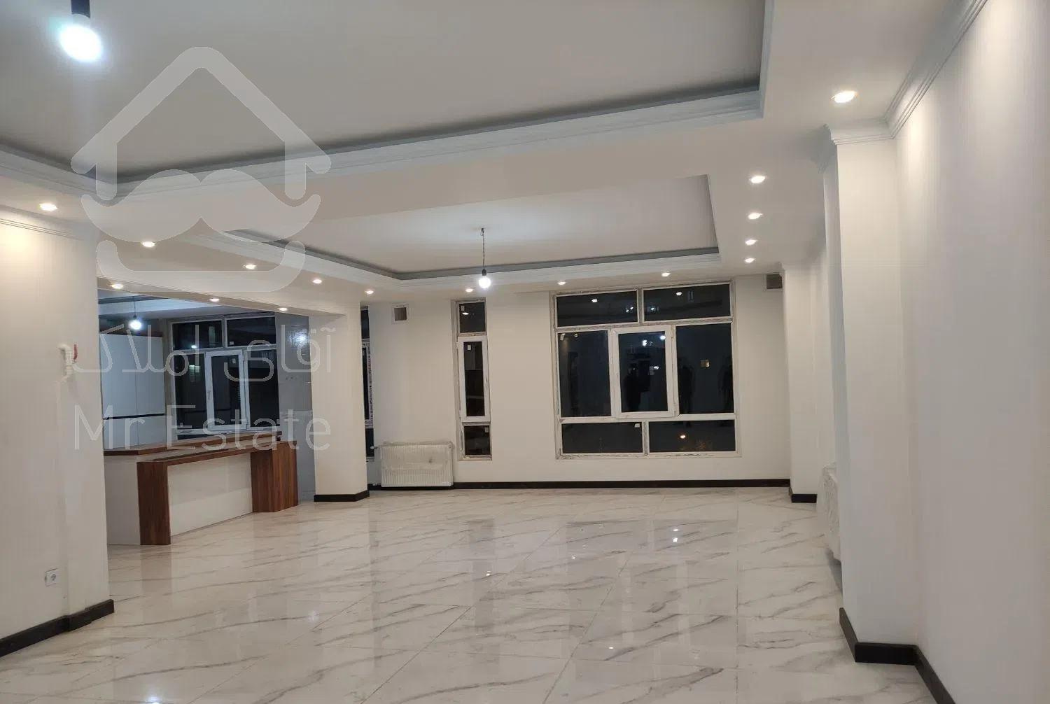 ۱۳۰ متر/۳خواب/۲پارکینگ/غرق نور/جنت آباد