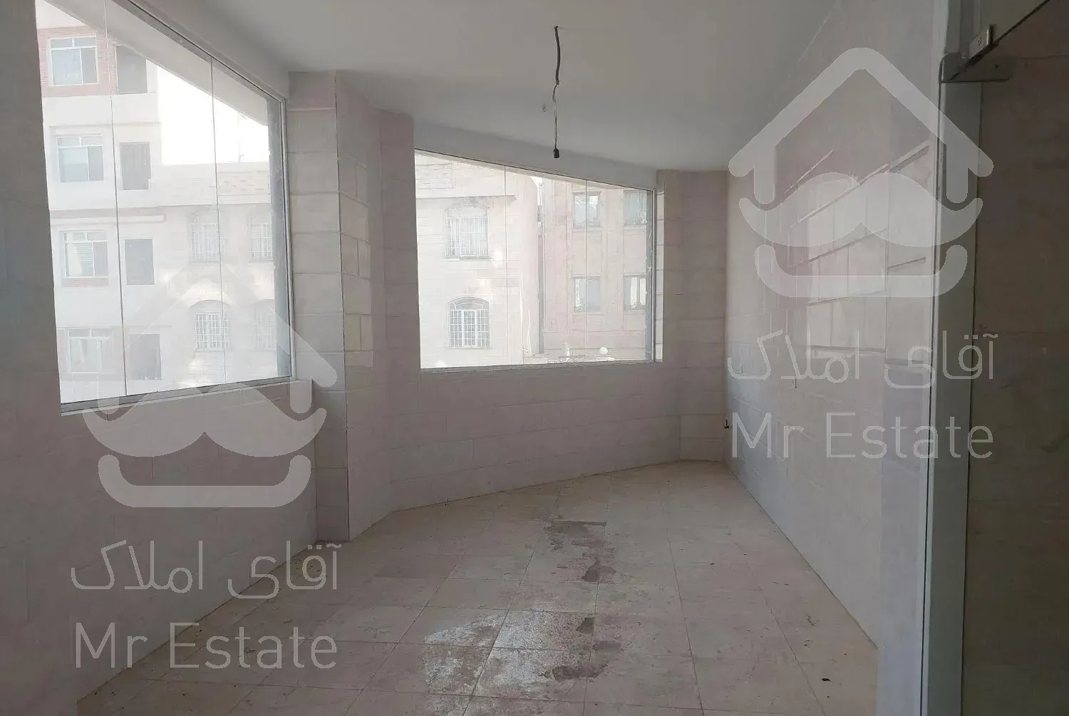 غرفه در بازار میوه تره بار