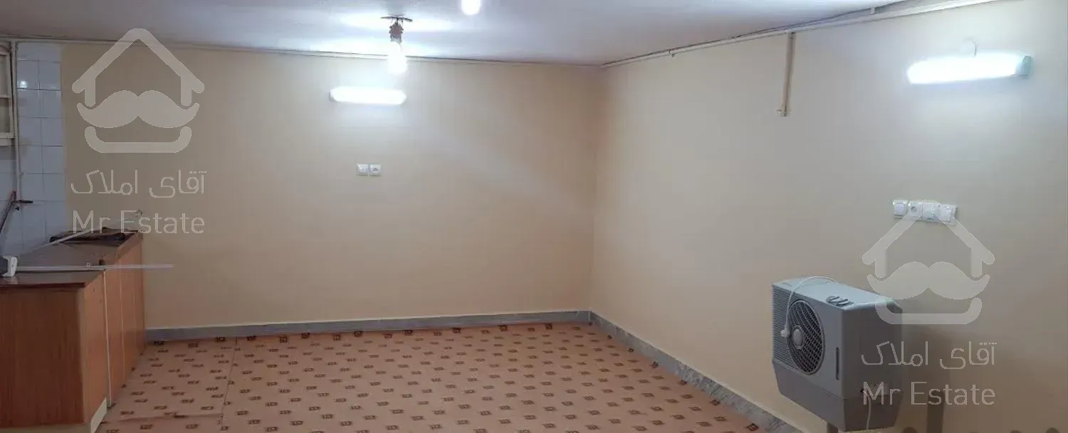 ویلایی 3 طبقه 3 واحد دارای 2 اتاق با نور کافی