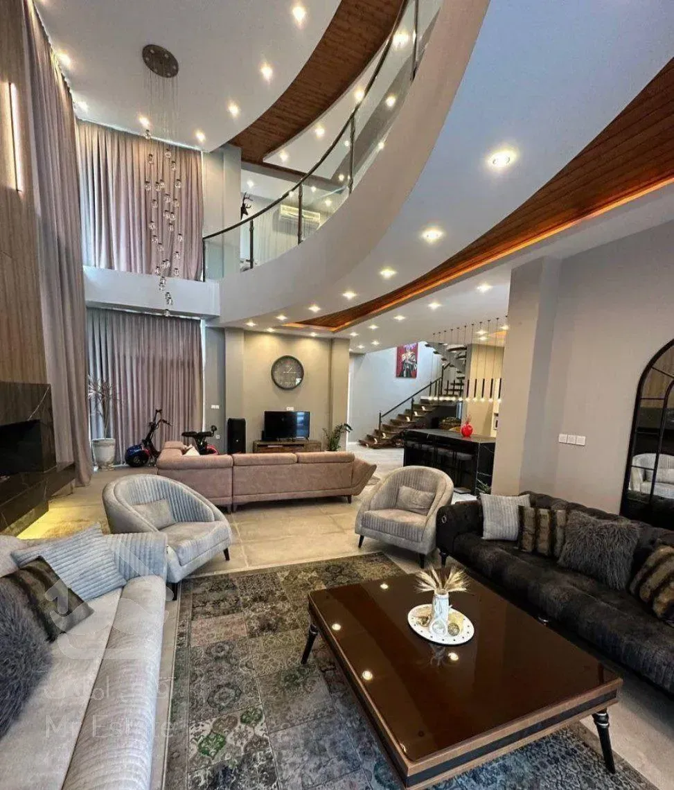 ویلا استخردار 300متری مبله کامل فقط 3م واقعی