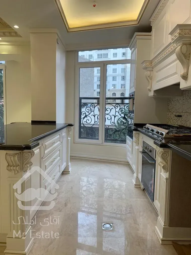 فروش آپارتمان ۱۶۰ متری نیاوران فول