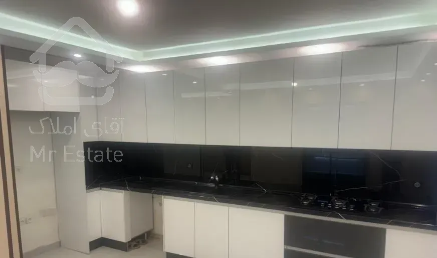 فروش آپارتمان ۸۰ متری ۲ خوابه همکف در جمهوری