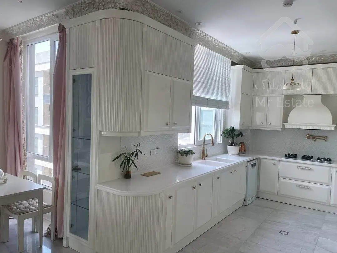 فروش اپارتمان 200 متری زعفرانیه