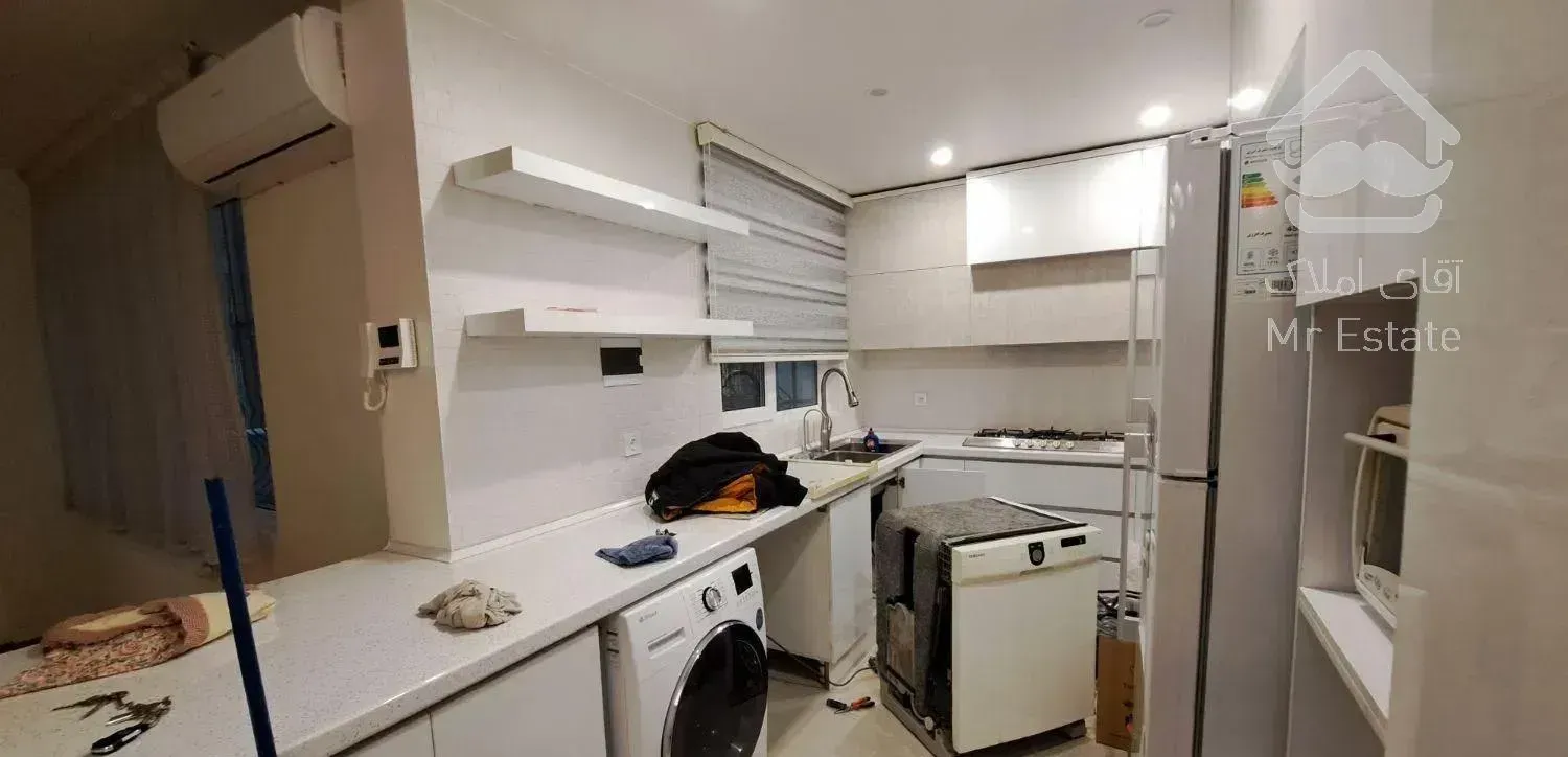 ۹۷ متری/تک واحدی/طبقه اول/ کوچه منطقه