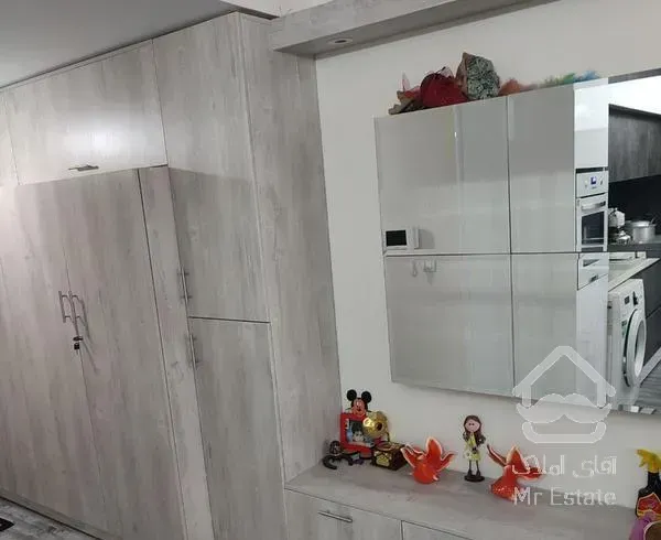 واحد ۱۱۵ متری سندی ۵ متر نورگیر اضافه شده