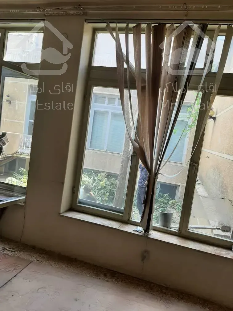 خانه کلنگی، 301 متر، شهناز، محققی