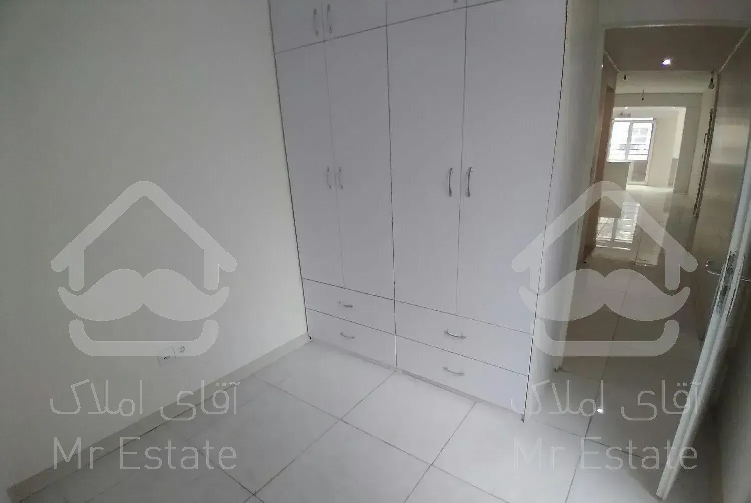 ۸۱متر گلها / نوساز / مالک منعطف