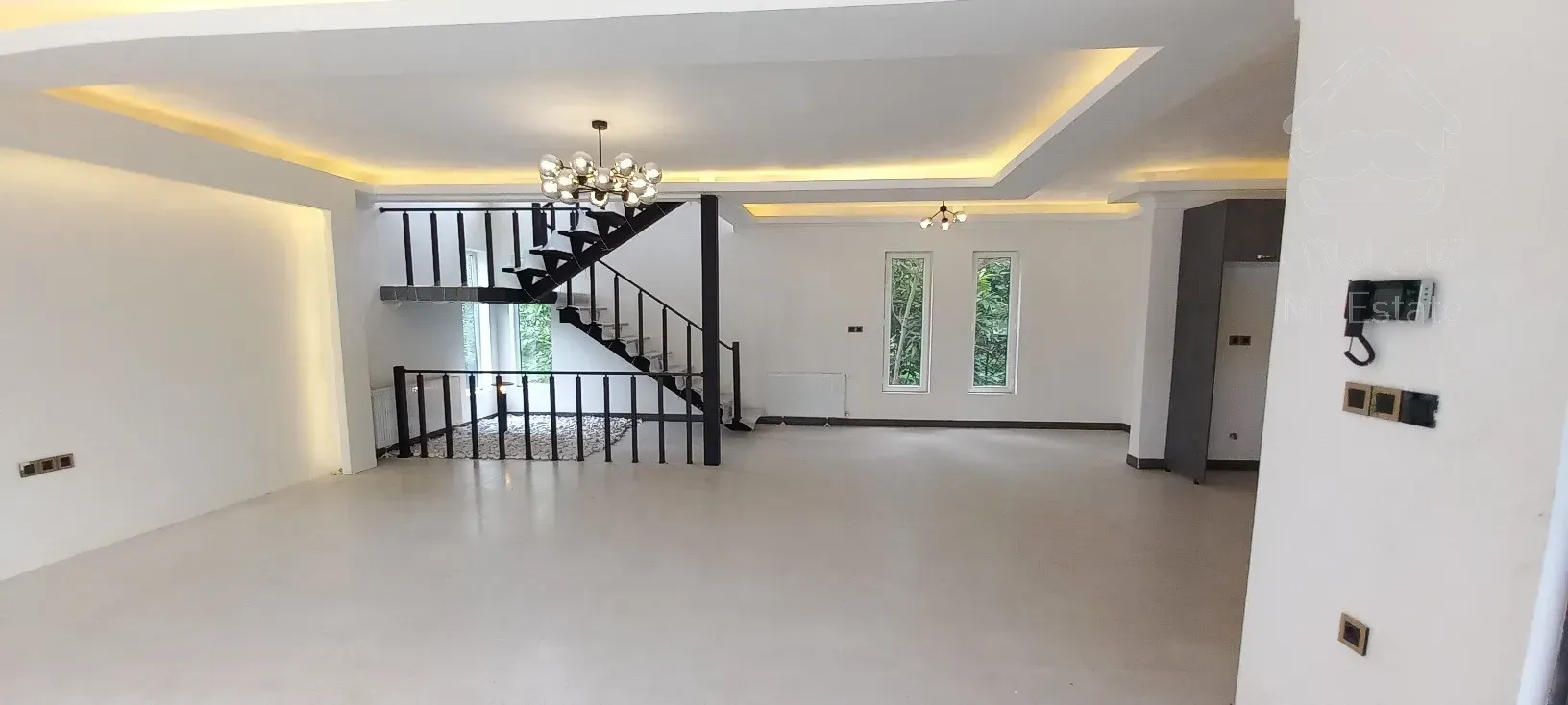 فروش ویلا لوکس مدرن استخردار کوهپایه تنکابن