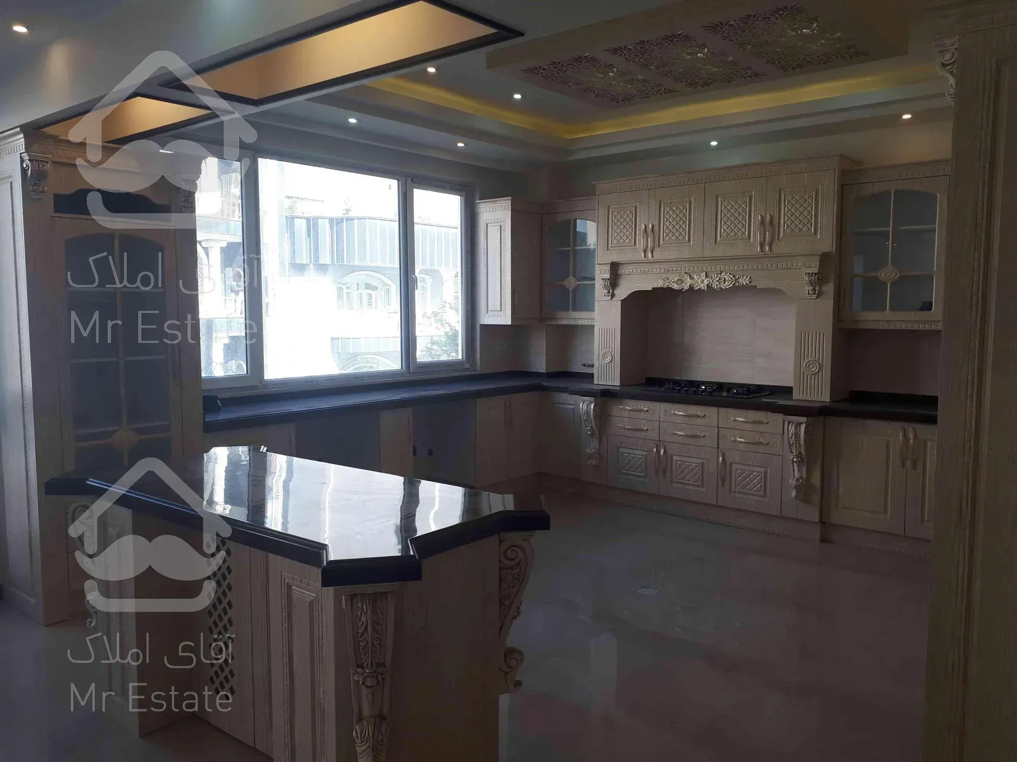 ۲۲۰ متر ۴ خواب کاشانی