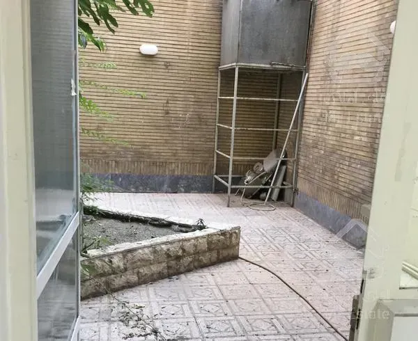 سعادت آباد۷۵ متر موقعیت اداری بر چهار راه دریا