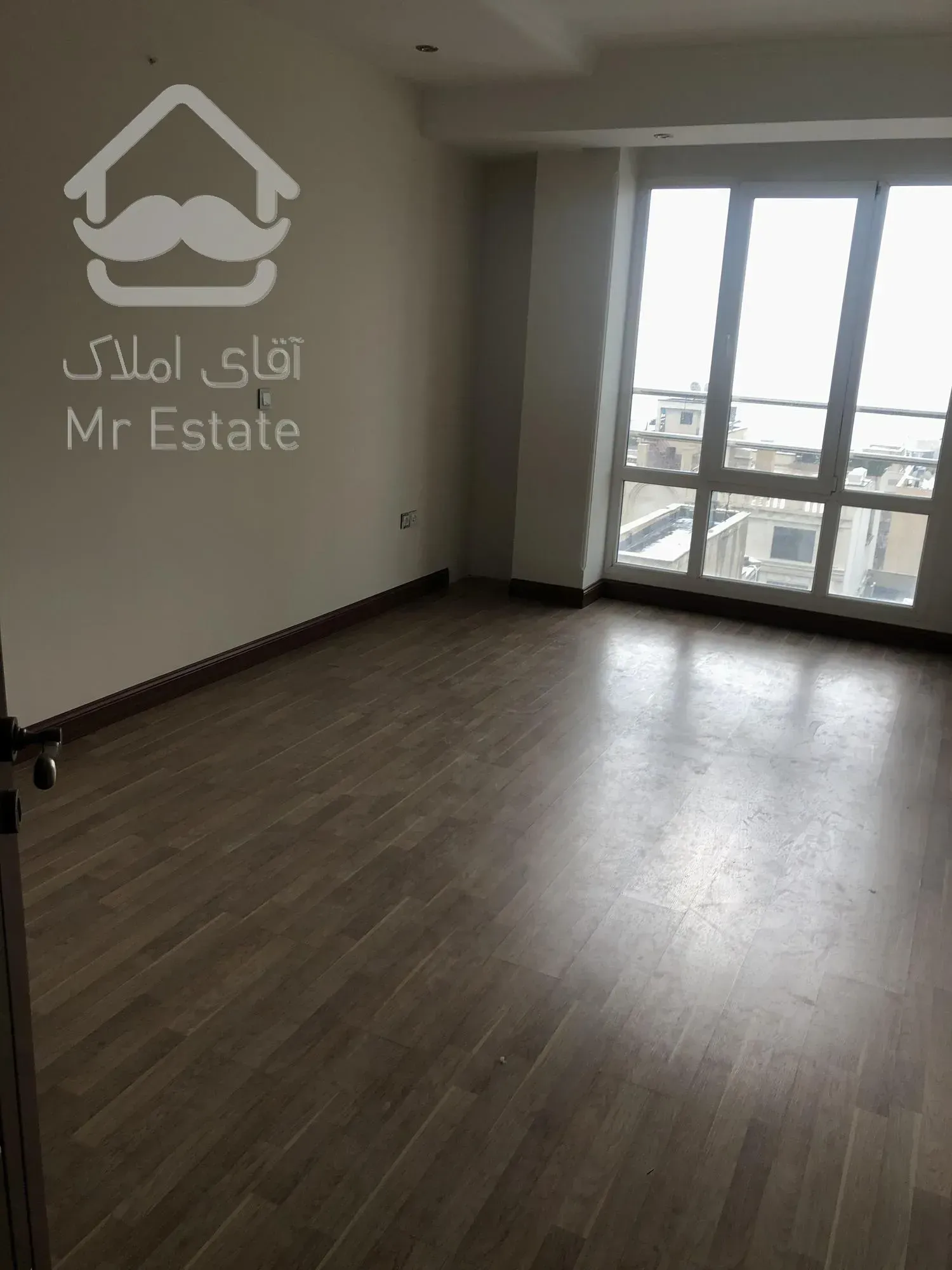 رهن و اجاره آپارتمان ۲۱۵ متری ۴ خوابه نیاوران