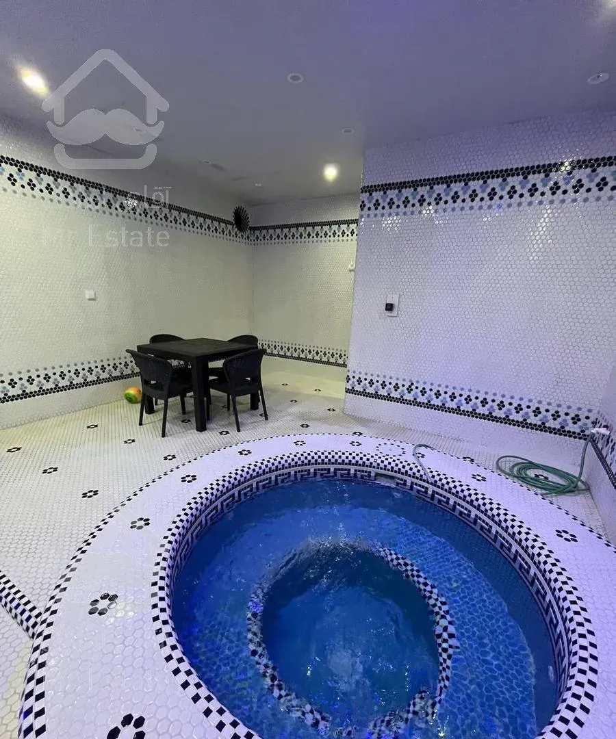 ویلا ۲۰۰ متر استخرو جکوزی دار بدون واسطه