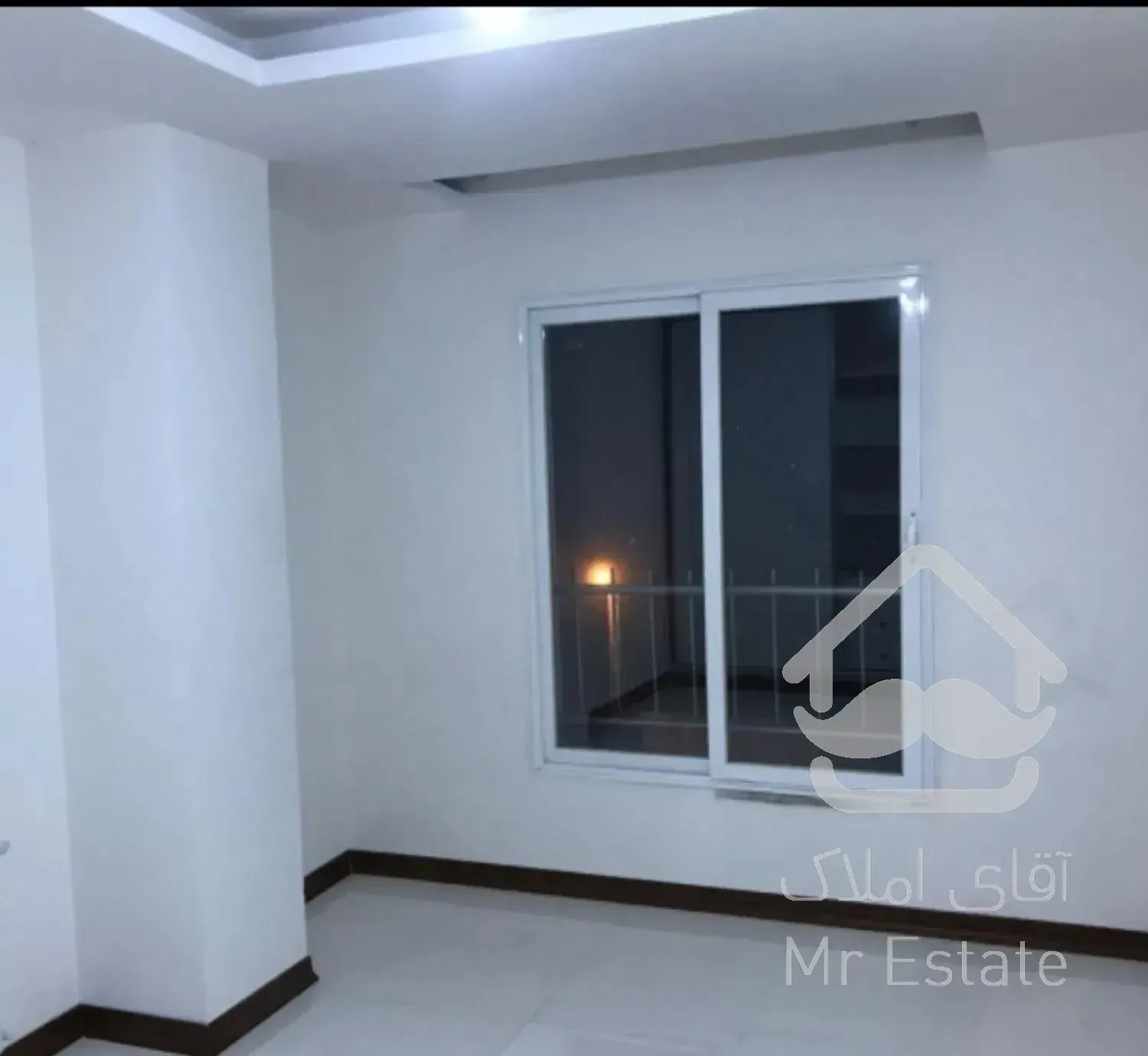 فروش واحد195متری خیابان هراز زوج 3خواب