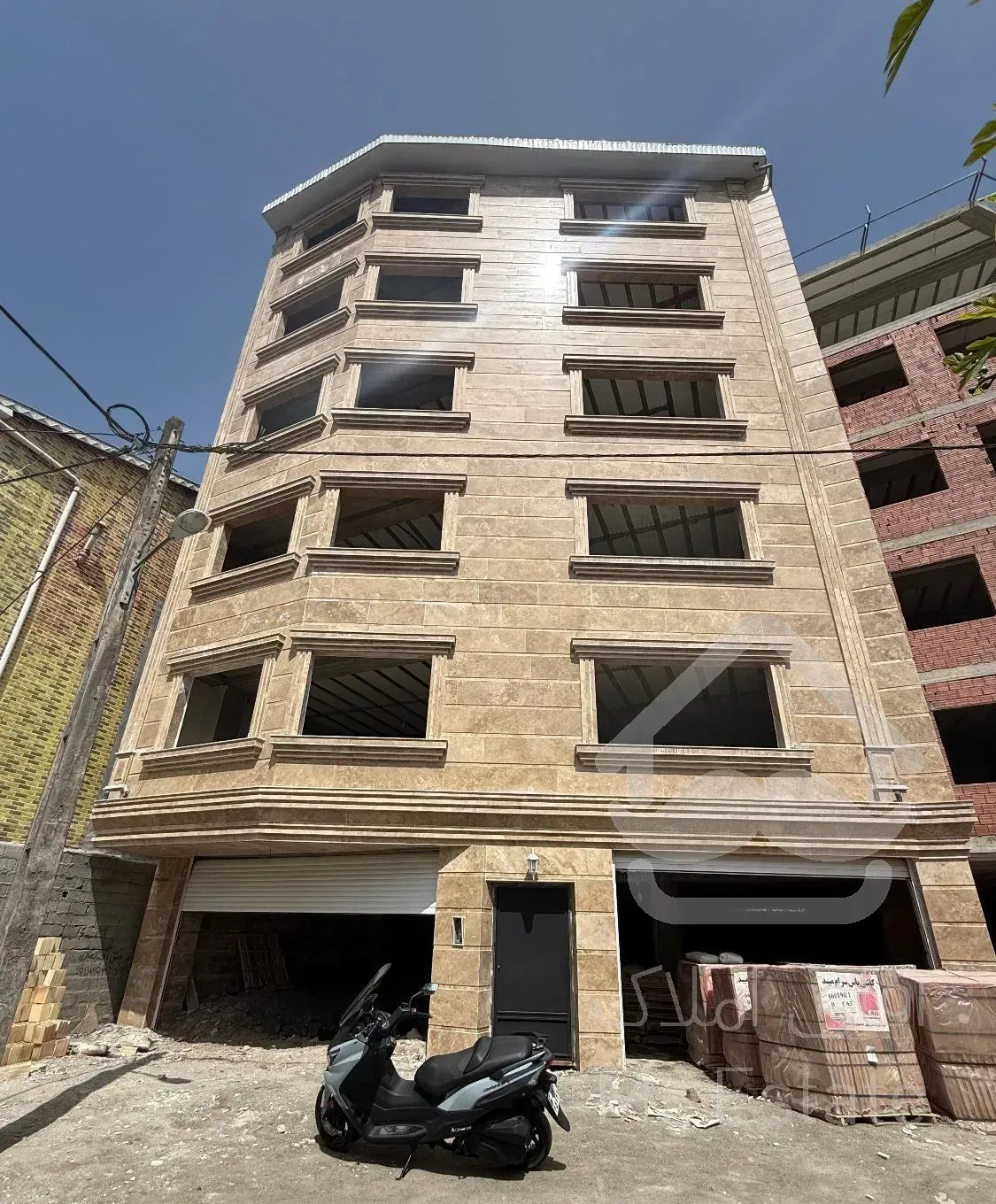 آپارتمان نوساز ۱۲۰ متری دوکله دو طرف نما