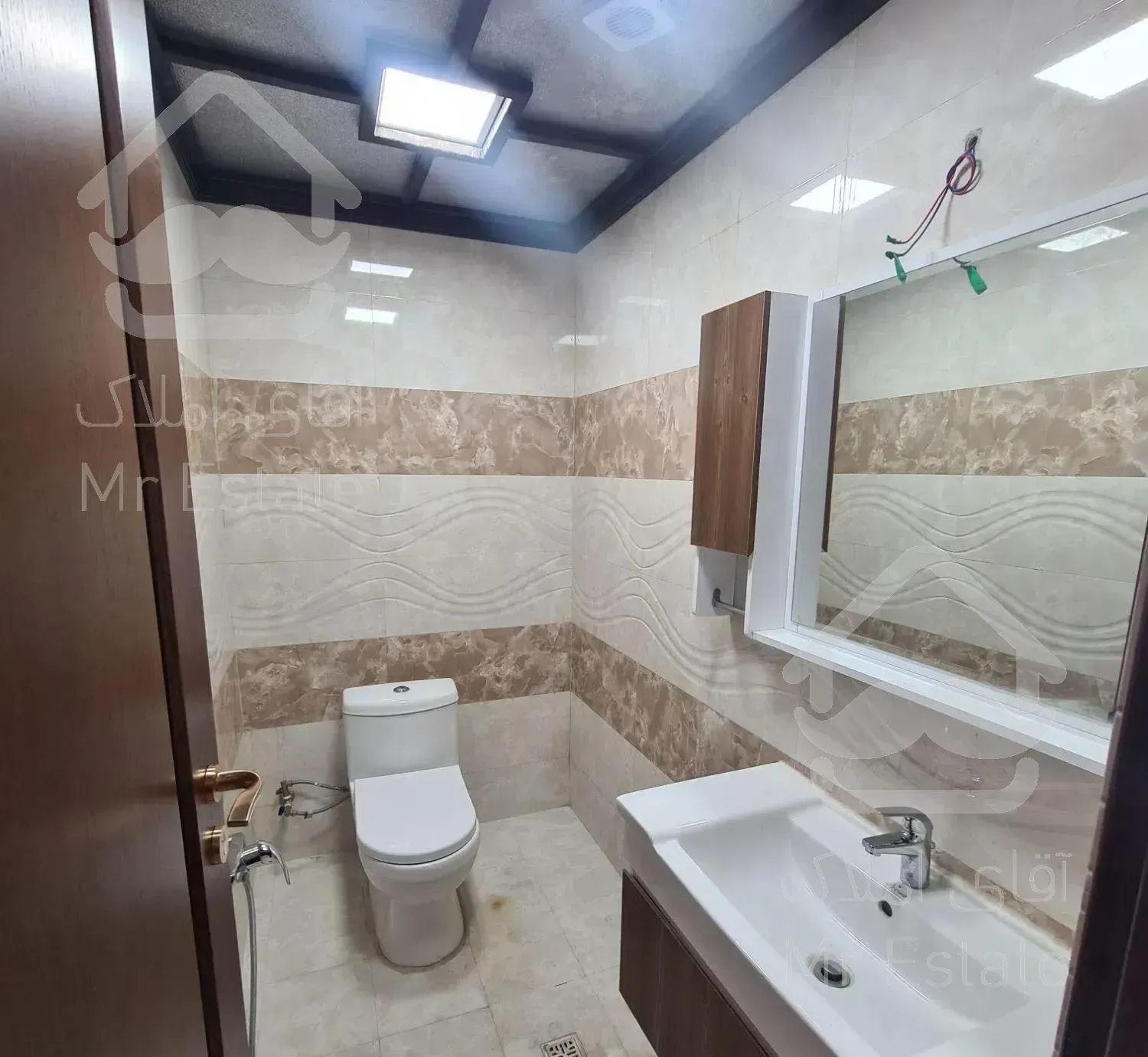 ۱۴۰ متر برج باغ کم واحد