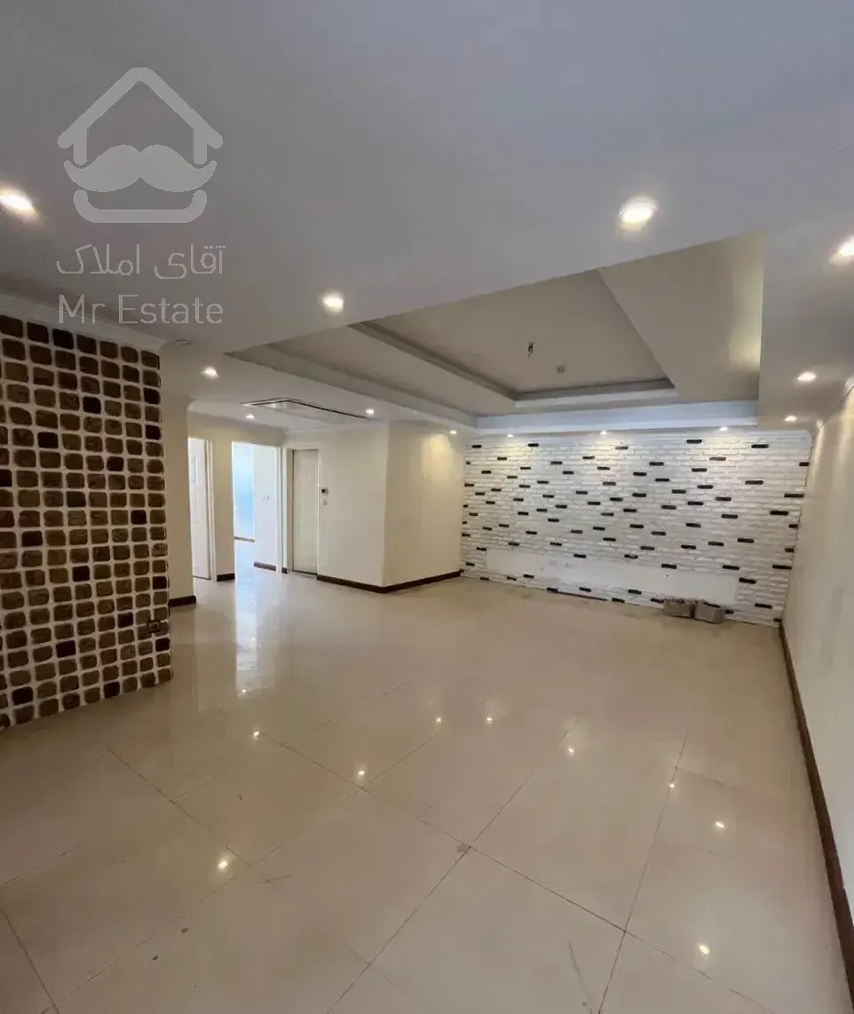 ۲۰۰ متر پنت برج ۳ خواب دیزاین شده تراس با ویو ابدی