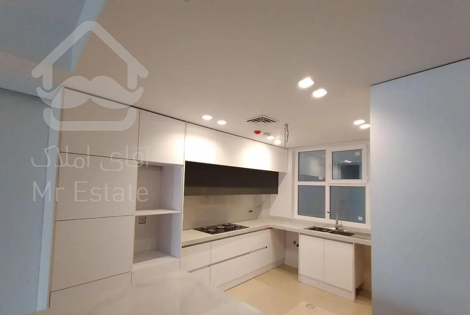 ۲۰۰ متر / ۳ خواب / نوساز، کلید نخورده / ویو ابدی