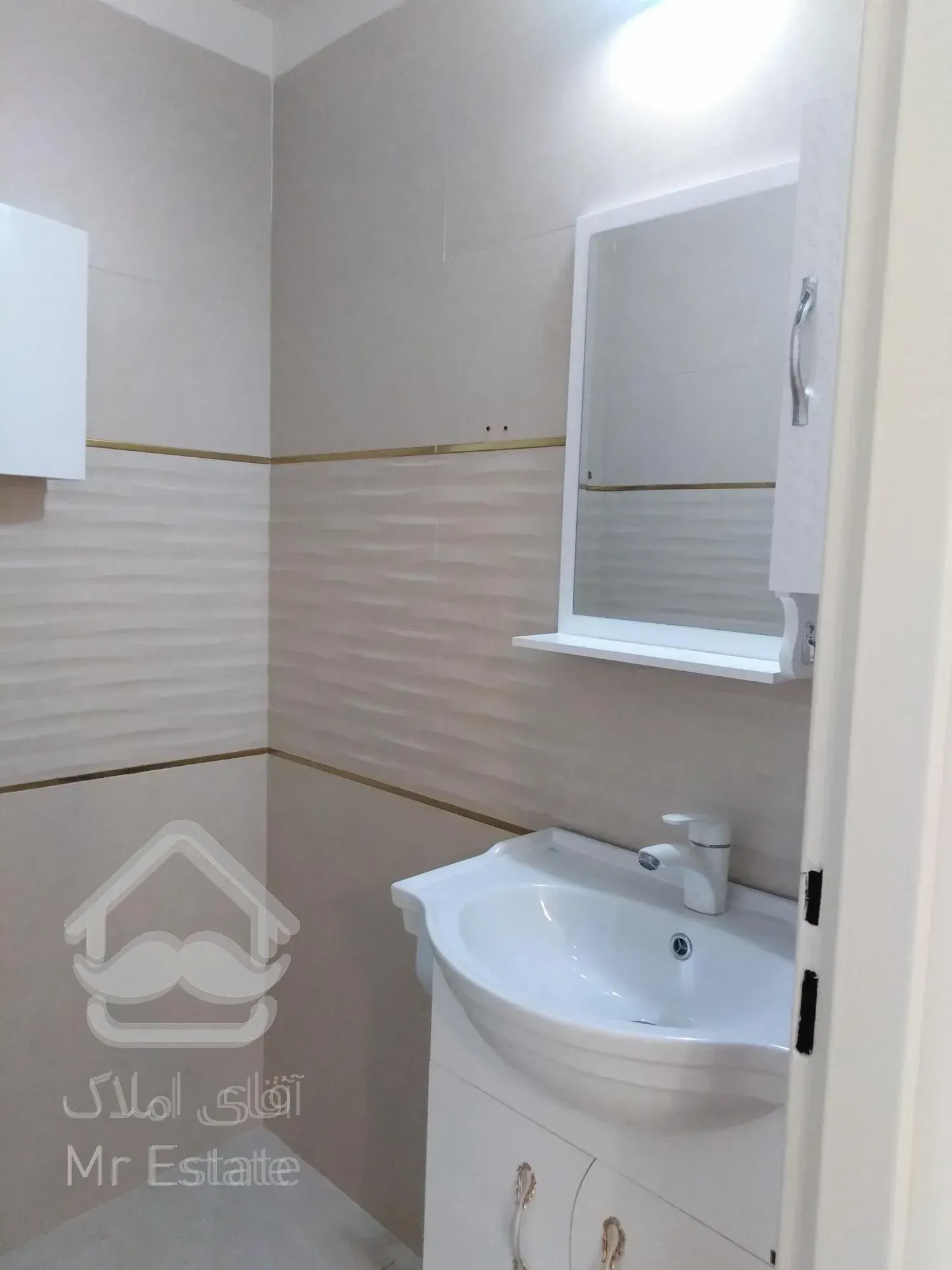 سازه ای بینظیر/کلیدنخورده/۹۹متـر لوکس 10واحدی آلاله شرقی