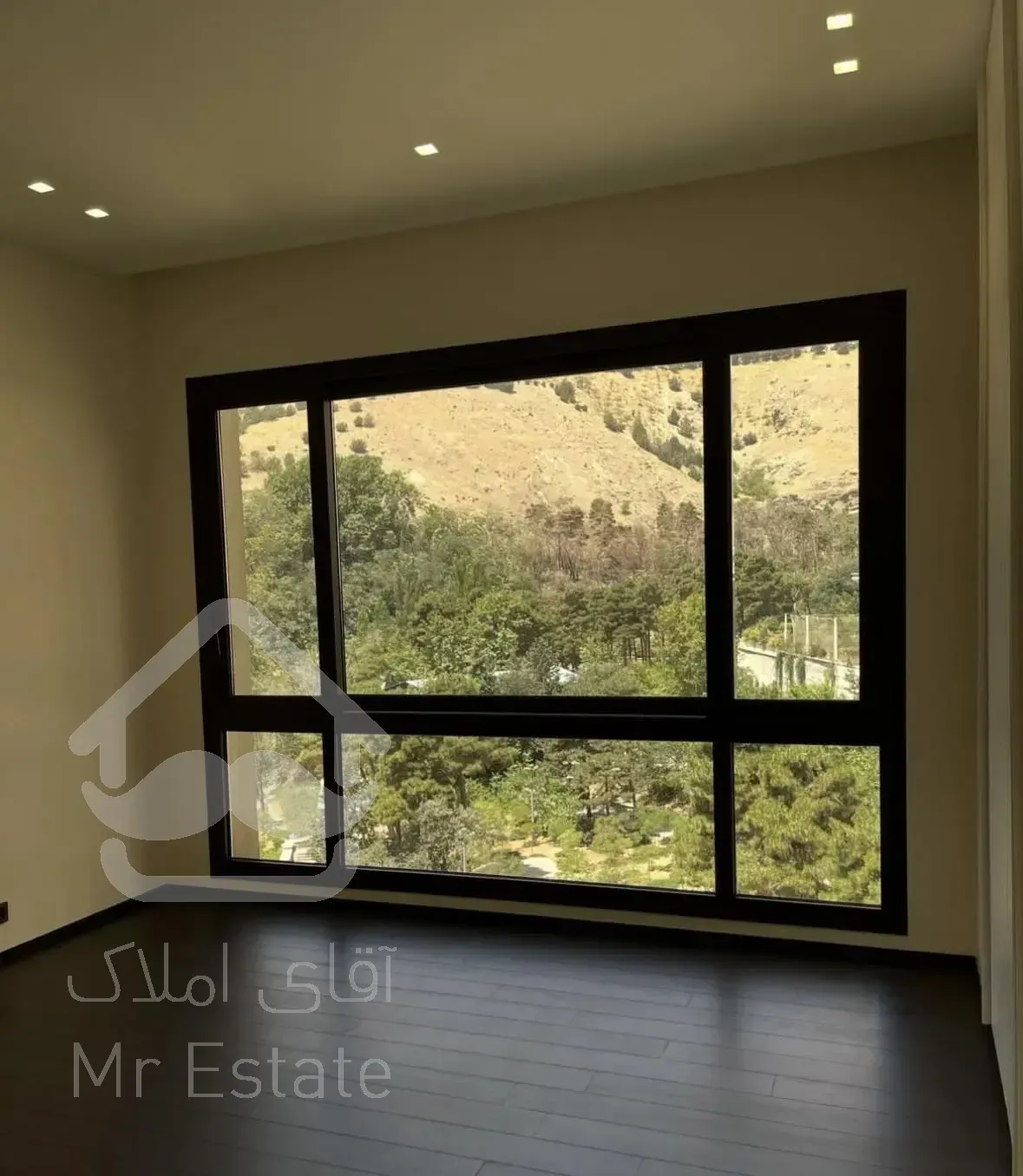 آپارتمان ۲۳۰ متری سه خواب در باغ فردوس