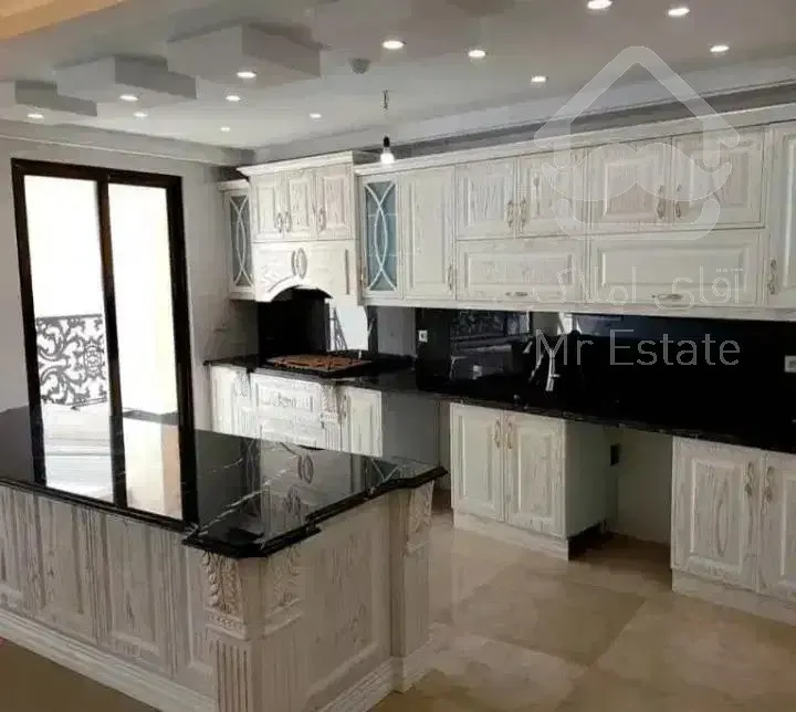 *۱۸۵متر*نوساز*سکونت چندساله* ۲ پارکینگ