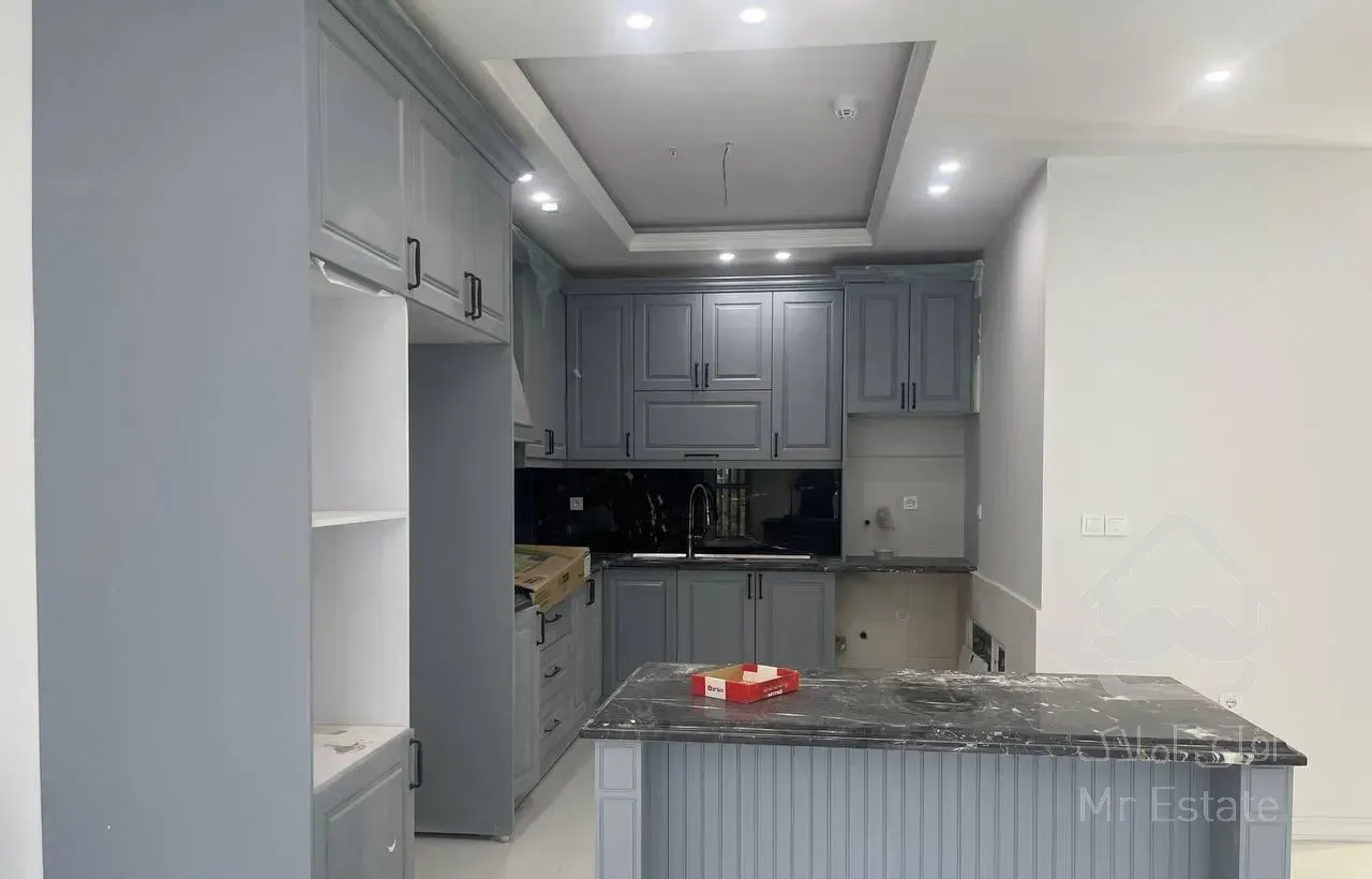 دوخوابه مهندسی‌ساز با آشپزخانه بزرگ/اکبری