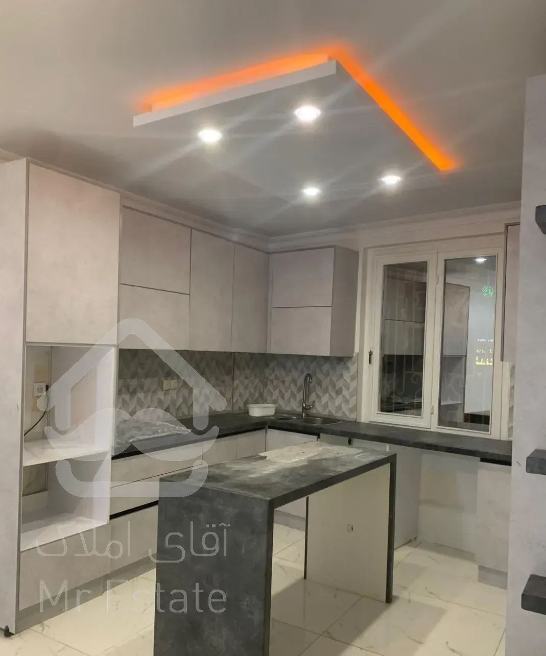 ۶۰متر فول بازسازی با آسانسور پلیس کوچه کاویانی