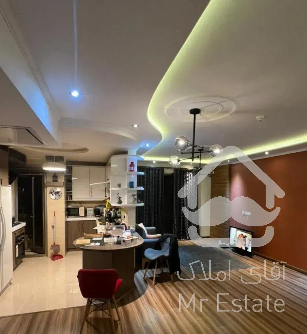 85متر دو خوابه/نوساز/شاهین شمالی