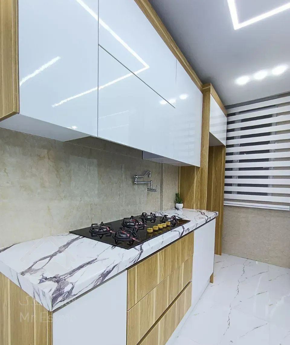 82 متر شهرک اندیشه فرشته آسانسور  پارکینگ سندی