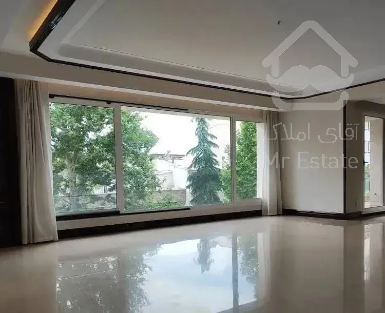 نیاوران 205 متر**تک واحدی** نور و لوکیشن استثنایی