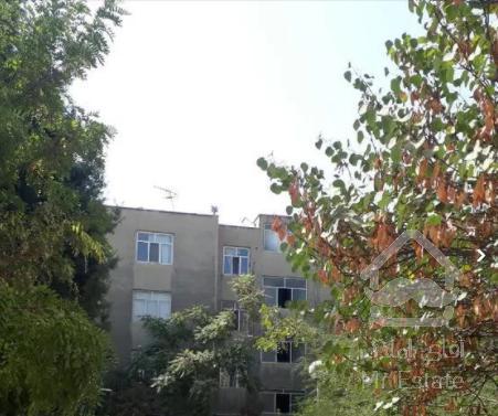 آپارتمان ۱۰۰متری طبقه اول شرقی شهرک دانشگاه تهران
