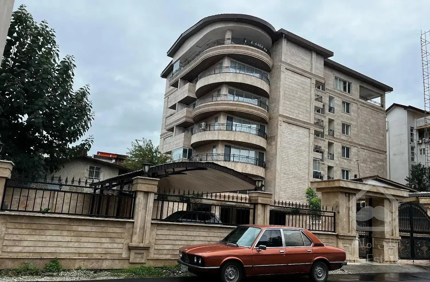 آپارتمان ۱۶۵ متر با ویو عالی در خیابان بخشی