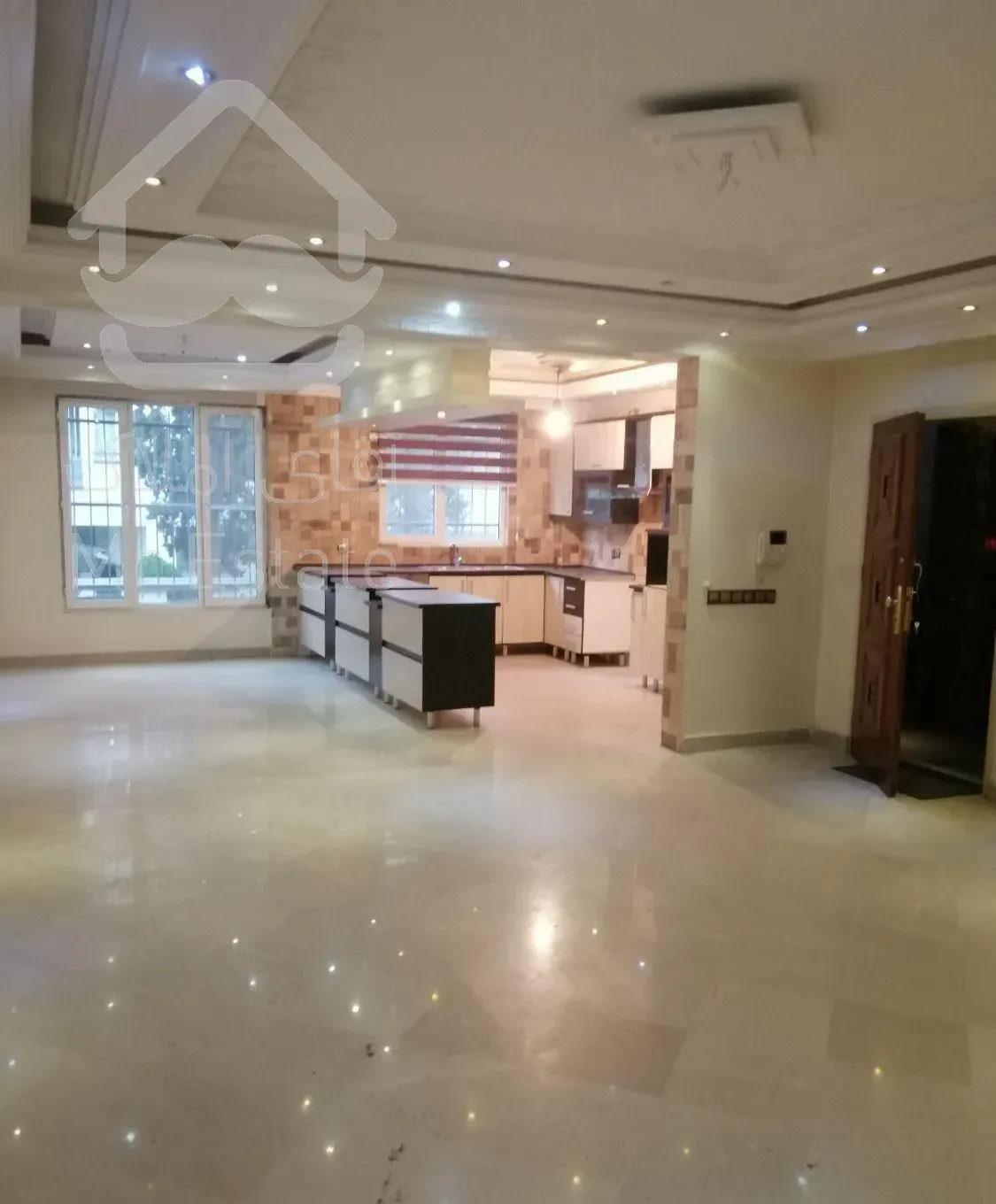 ۱۱۰ متر  کلید نخورده  سالن پرده خور  صادقیه