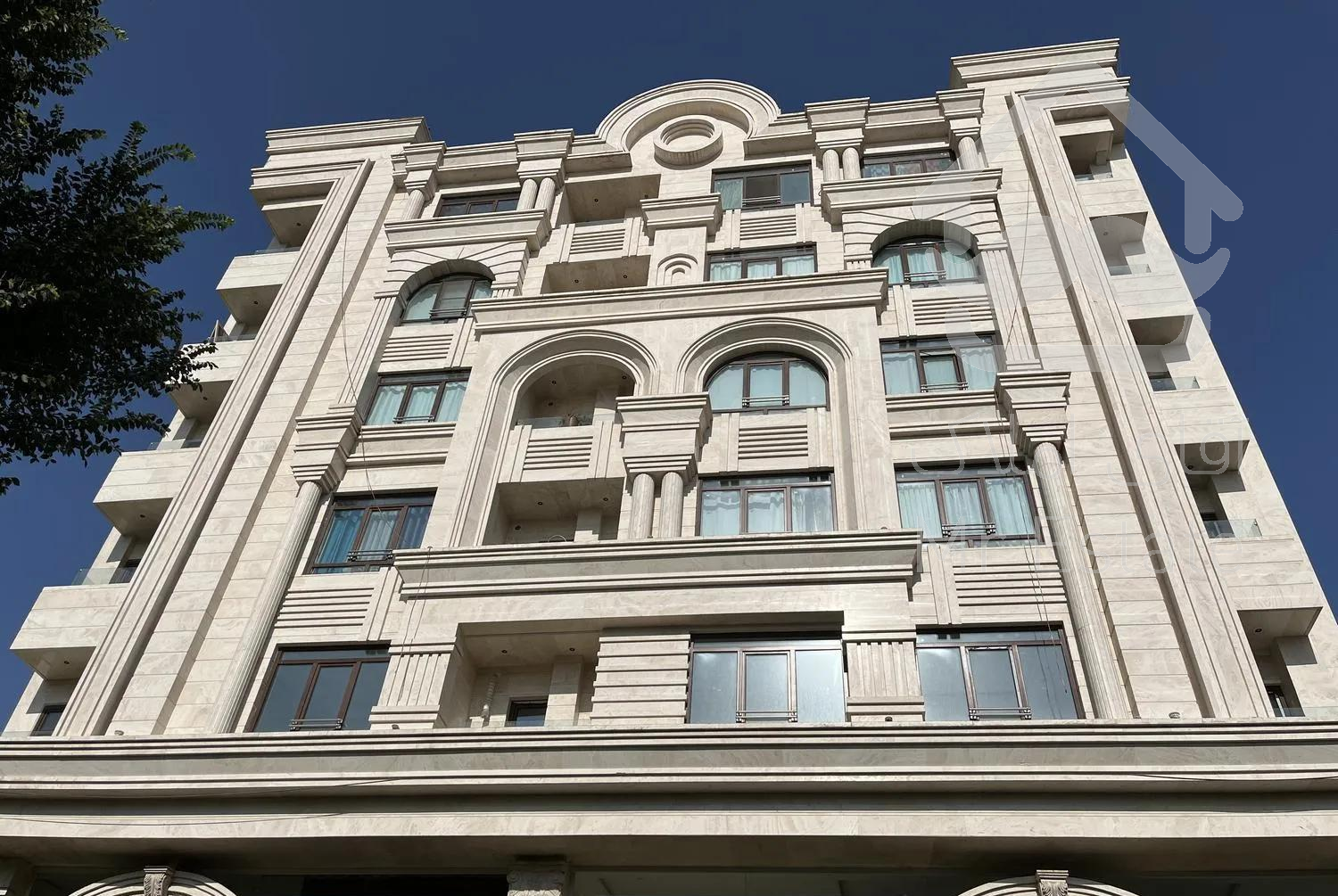 رهن آپارتمان نوساز ۱۲۷ متری خیابان ایران