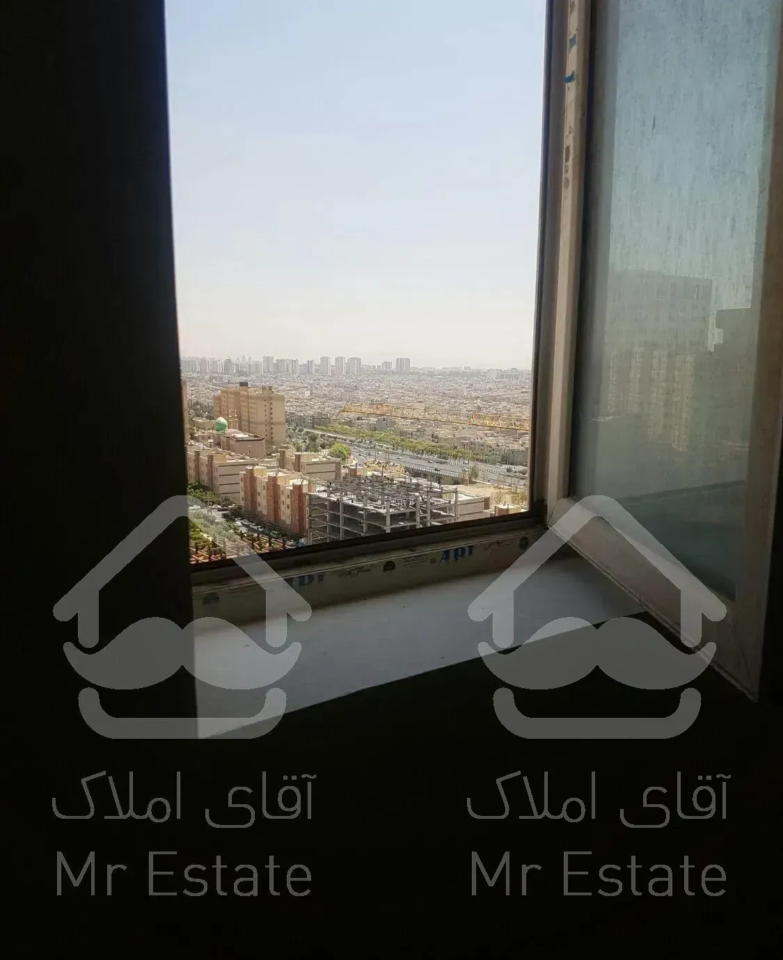 آبشار ۱۳۲ متر نوساز   متریال