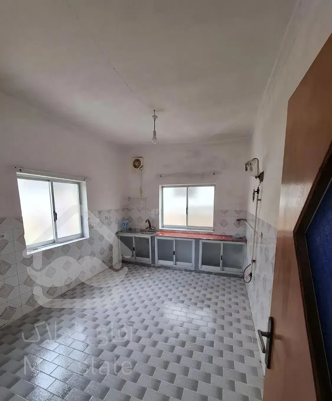 فروش یک واحد مسکونی ویلایی