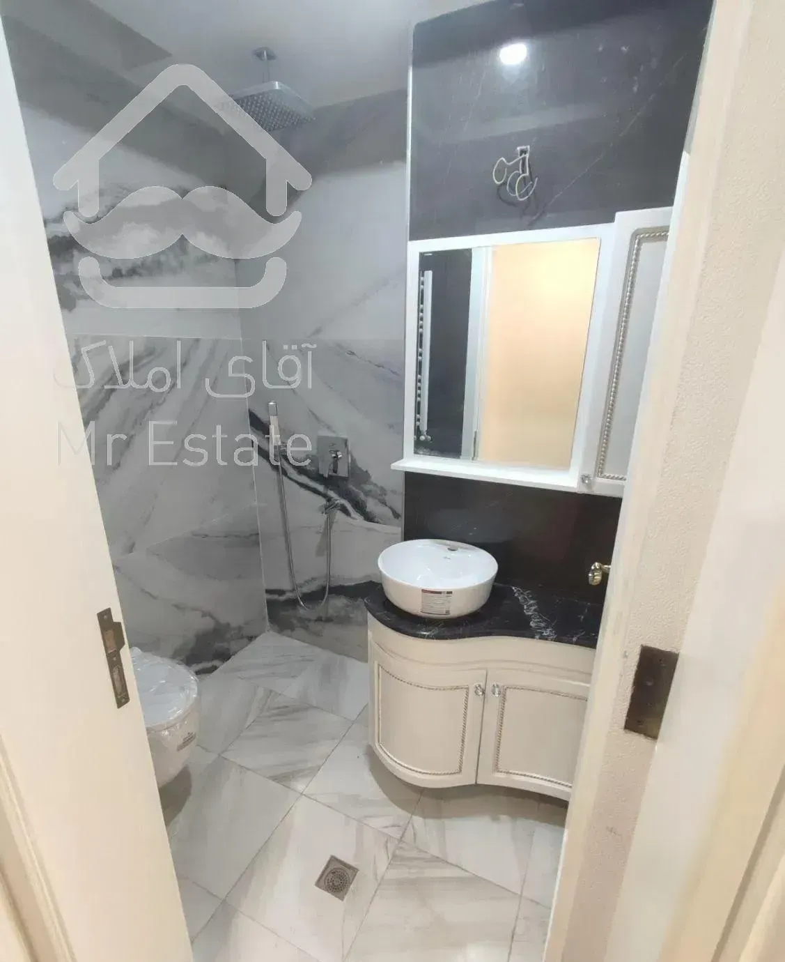 آپارتمان ۱۷۰ متر۳خوابه نوساز نیروهوایی