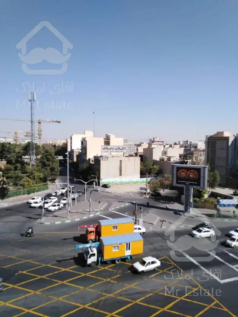 ۲۵۰ متر اداری در میدان توحید