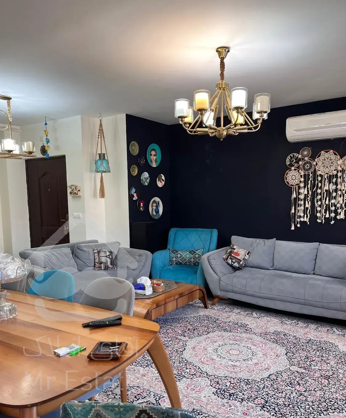 آپارتمان ده واحده پنج طبقه