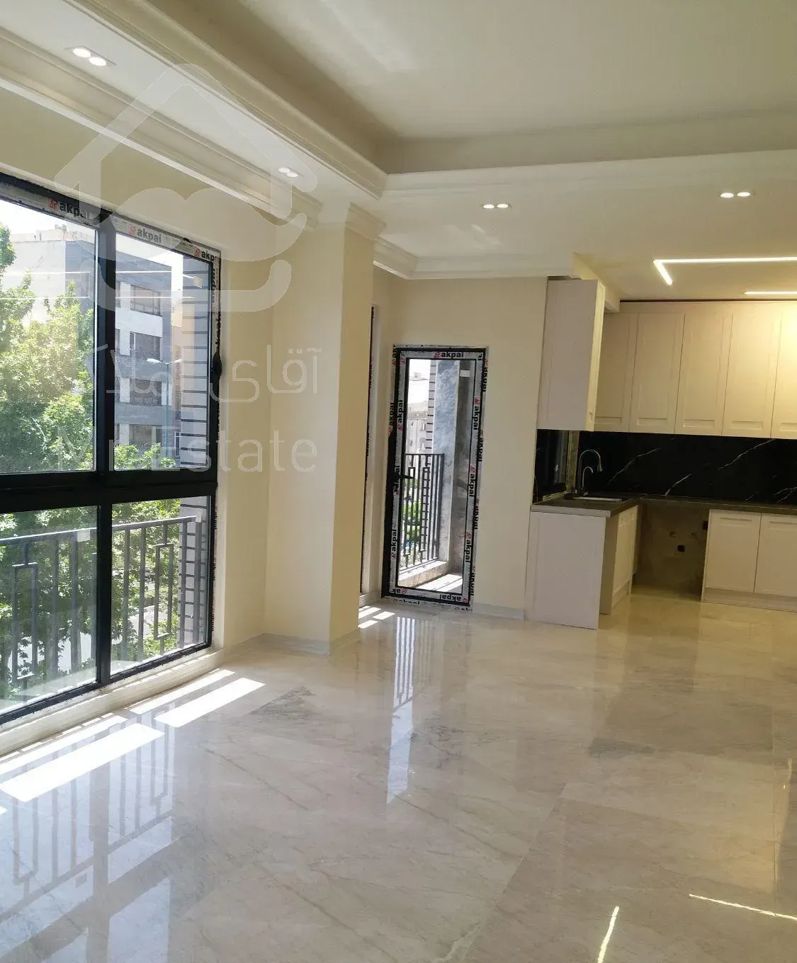 شمال مرزداران 175متر فول امکانات دو پارکینگ سندی